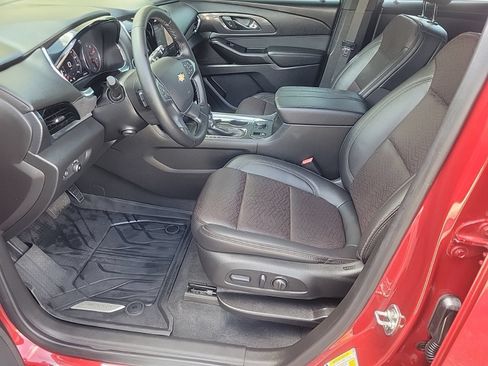 Used 2023 Chevrolet Traverse High Country FWD image 11