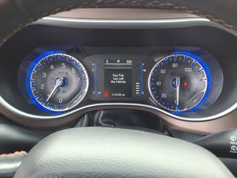 Used 2019 Chrysler Pacifica Touring-L image 20