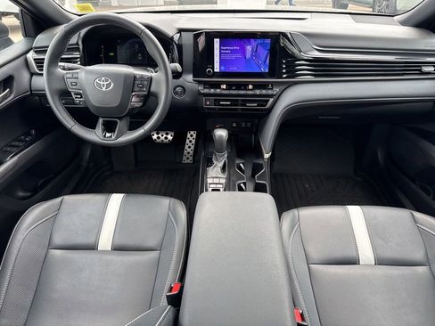 Used 2025 Toyota Camry SE FWD image 12