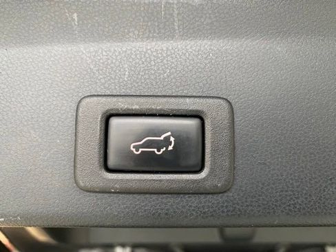 Used 2019 Subaru Ascent Touring w/ Popular Package #3 AWD/4WD image 8