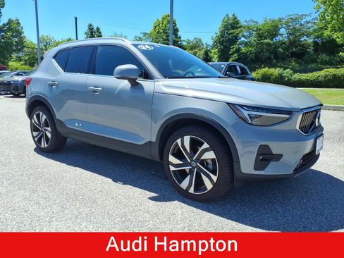 Used 2024 Volvo XC40 B5 Ultimate w/ Climate Package AWD/4WD image 4