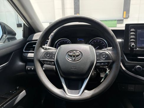 Used 2021 Toyota Camry LE FWD image 9