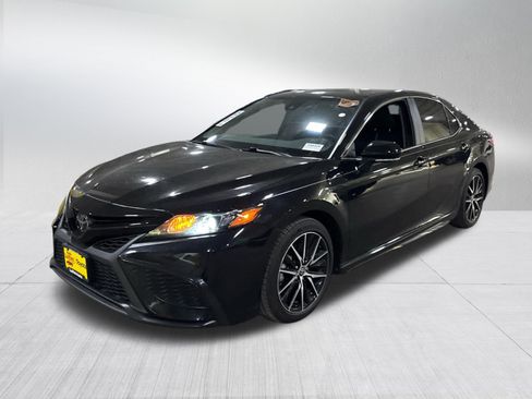 Certified 2023 Toyota Camry SE w/ Convenience Package FWD image 3