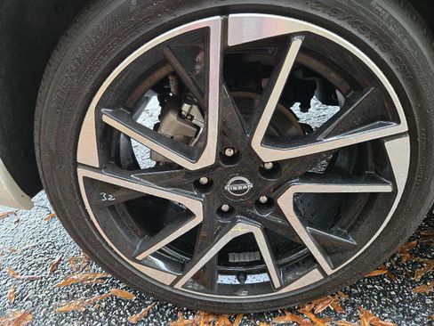 Used 2024 Nissan Sentra SR w/ SR Premium Package image 14