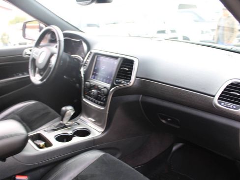 Used 2018 Jeep Grand Cherokee Altitude AWD/4WD image 13