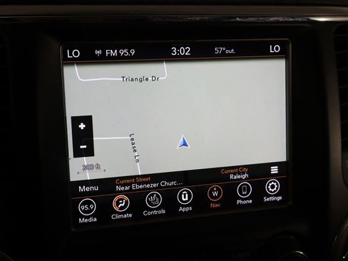 Used 2018 Jeep Grand Cherokee Trailhawk w/ Trailhawk Luxury Group image 39