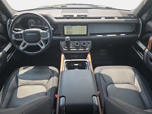 Used 2024 Land Rover Defender 110 X-Dynamic SE AWD/4WD image 9