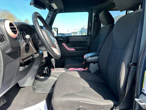 Used 2016 Jeep Wrangler Unlimited Sport w/ Quick Order Package 24S AWD/4WD image 9