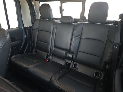 Used 2024 Jeep Gladiator Sport AWD/4WD image 24