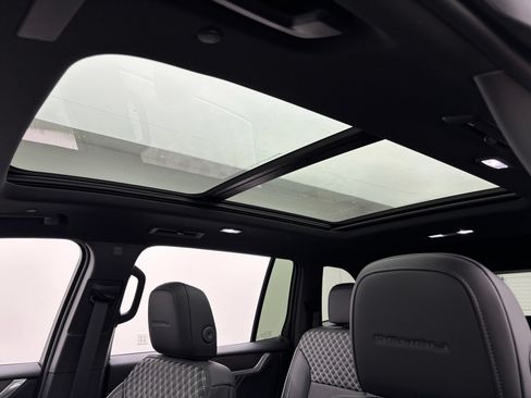 New 2026 GMC Acadia Denali w/ Super Cruise Package FWD image 5