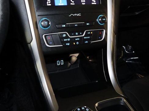 Used 2019 Ford Fusion SE image 20