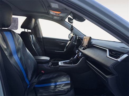 Used 2019 Toyota RAV4 XLE image 15