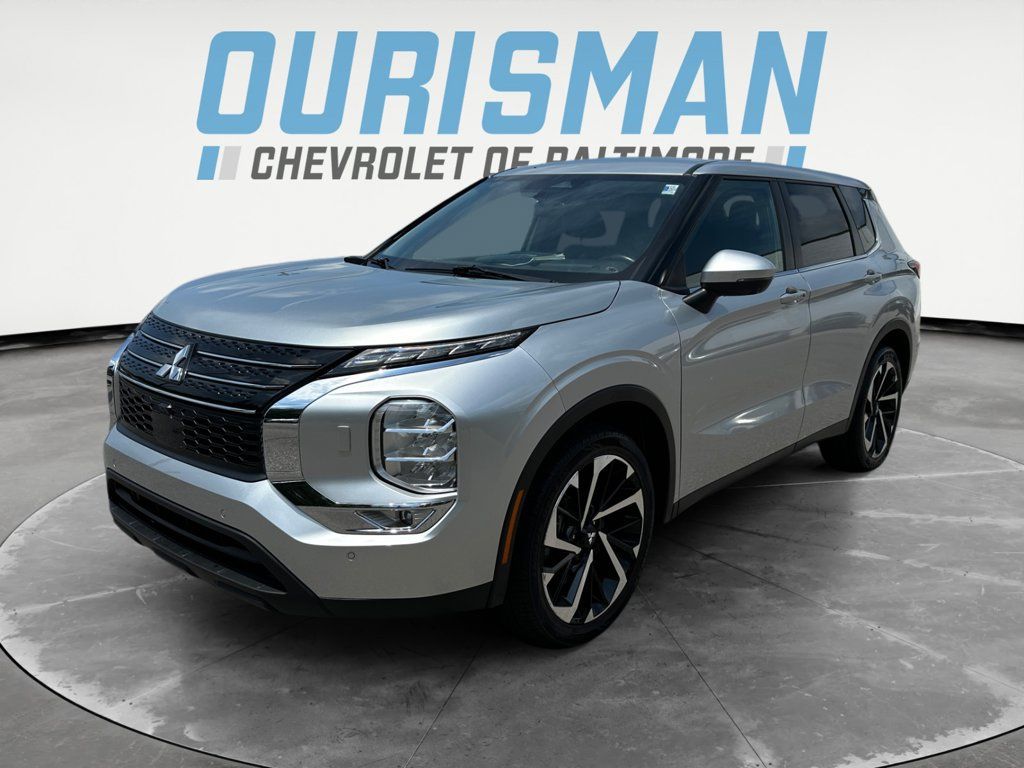 Used 2024 Mitsubishi Outlander SE Black Edition FWD image 2