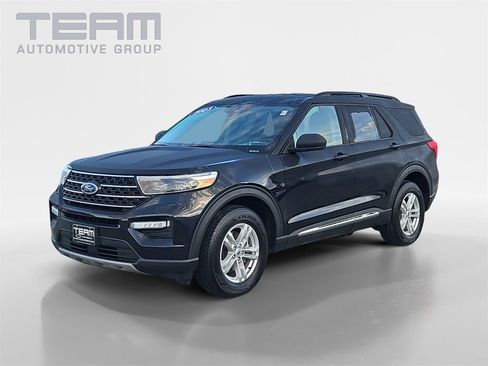 Used 2023 Ford Explorer XLT w/ Equipment Group 202A image 3