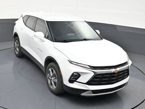 Used 2023 Chevrolet Blazer LT FWD image 18