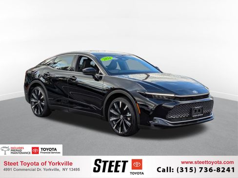 Used 2024 Toyota Crown Platinum image 1