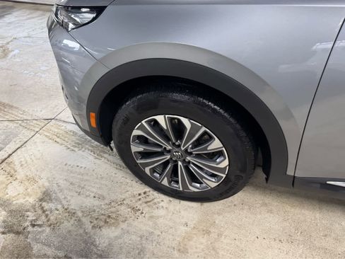 Certified 2025 Buick Envision Preferred image 9