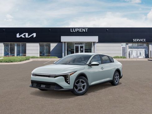 New 2025 Kia K4 LXS image 2