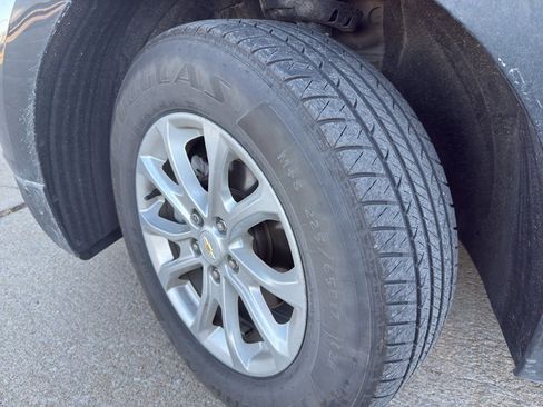 Used 2021 Chevrolet Equinox LT image 10