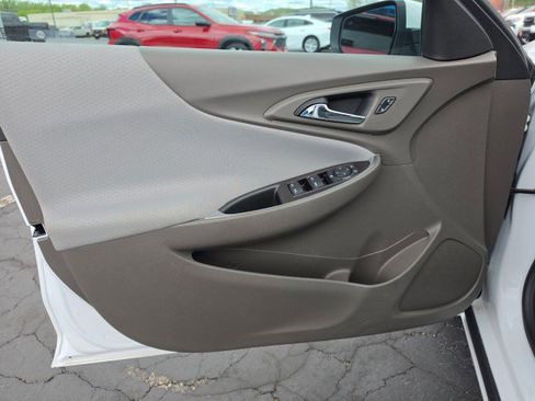 Used 2021 Chevrolet Malibu LT FWD image 27