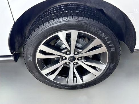 Certified 2021 Ford Expedition Max Limited image 33