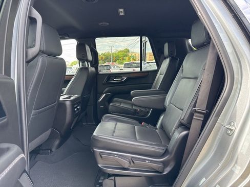 Used 2025 GMC Yukon Denali AWD/4WD image 25