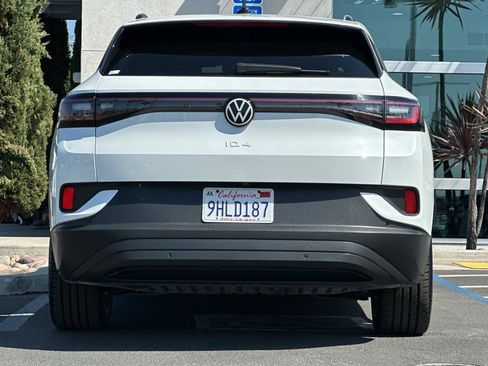 Used 2023 Volkswagen ID.4 Pro S image 5