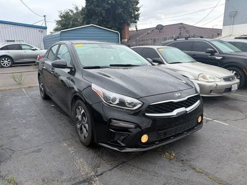 Used 2020 Kia Forte LXS FWD image 3