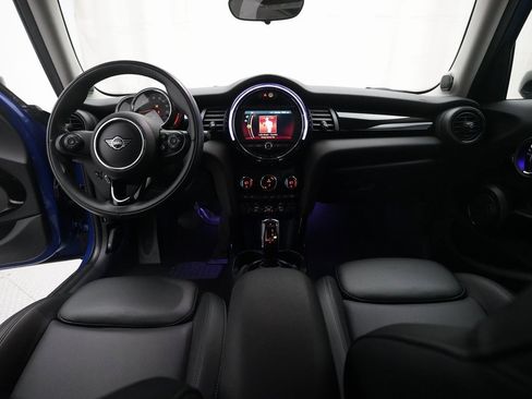 Used 2020 MINI Cooper 4-Door Hardtop image 5