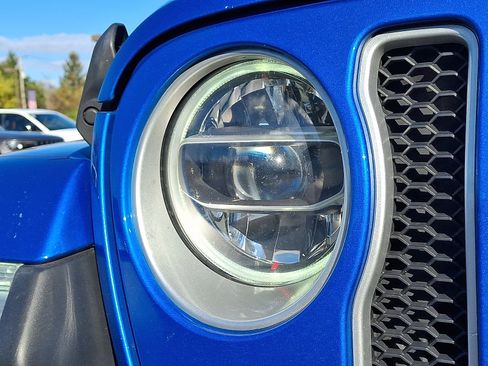 Certified 2022 Jeep Wrangler Unlimited Sahara w/ LED Lighting Group image 9