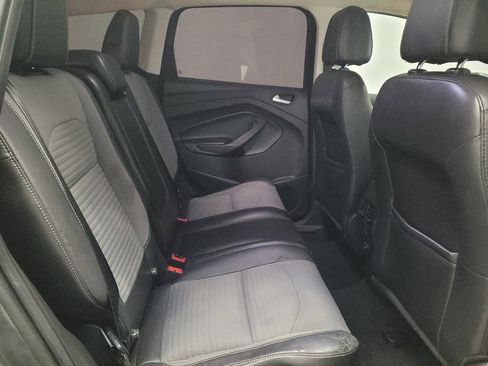 Used 2017 Ford Escape SE w/ SE Sport Appearance Package image 19