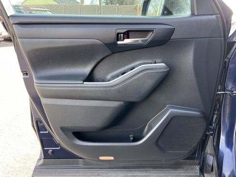 Used 2022 Toyota Highlander XSE image 9