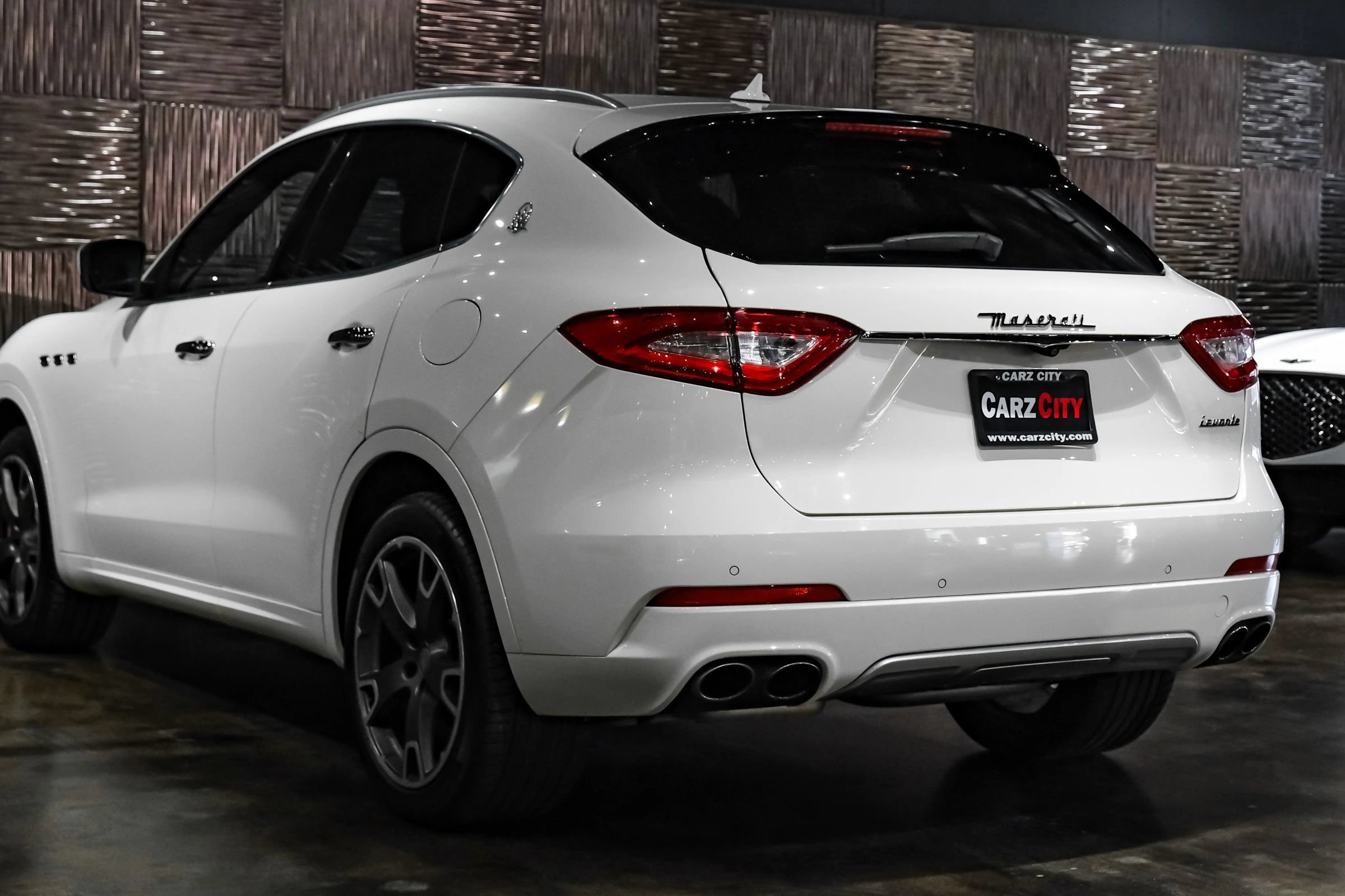 Used 2017 Maserati Levante S AWD/4WD image 14