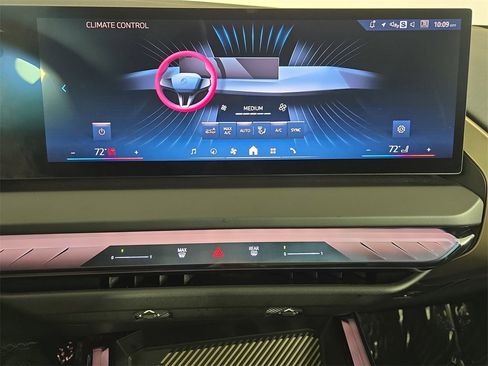 Used 2025 BMW X3 xDrive30i w/ Premium Package image 26