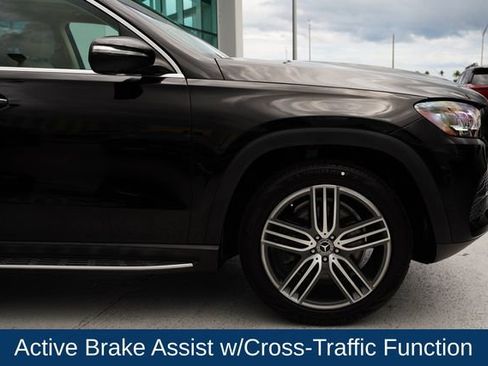 Used 2023 Mercedes-Benz GLS 450 4MATIC image 3