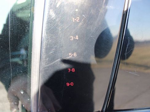 Used 2018 Ford Escape SE w/ SE Sport Appearance Package image 28