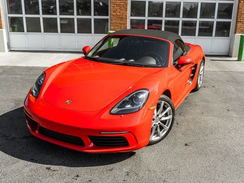Used 2024 Porsche 718 Boxster w/ Premium Package RWD image 2