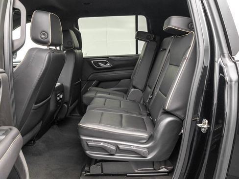 Used 2021 GMC Yukon XL SLT image 28