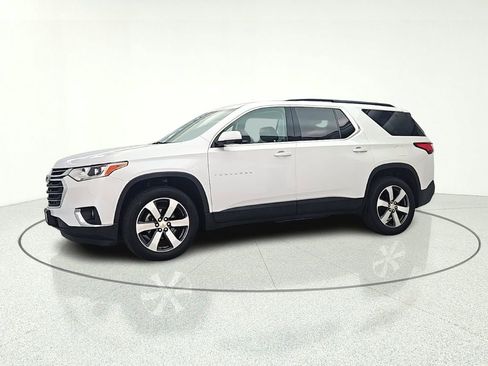 Used 2019 Chevrolet Traverse LT w/ LT Premium Package AWD/4WD image 4