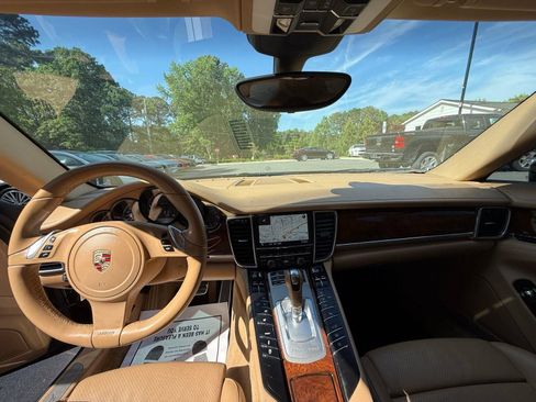 Used 2012 Porsche Panamera RWD image 50