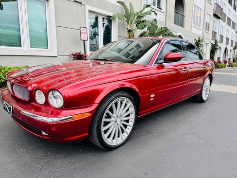 Used 2007 Jaguar XJ8 image 2