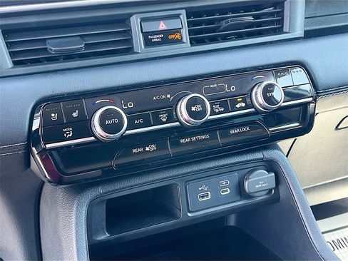 Used 2023 Honda Pilot Elite image 16