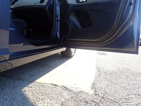 Used 2013 Chevrolet Cruze LS image 26