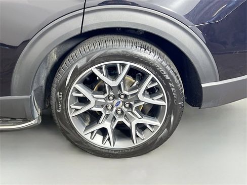 Used 2025 Ford Explorer Platinum w/ Ultimate Package image 24