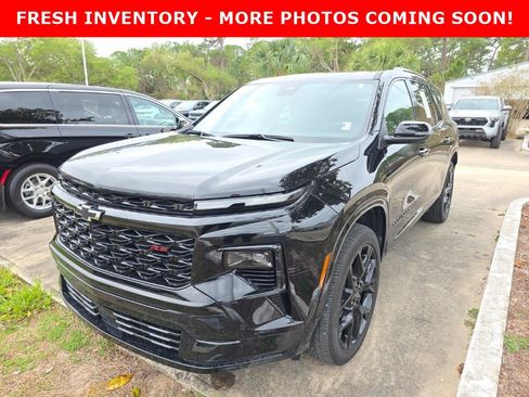 Used 2024 Chevrolet Traverse RS image 1