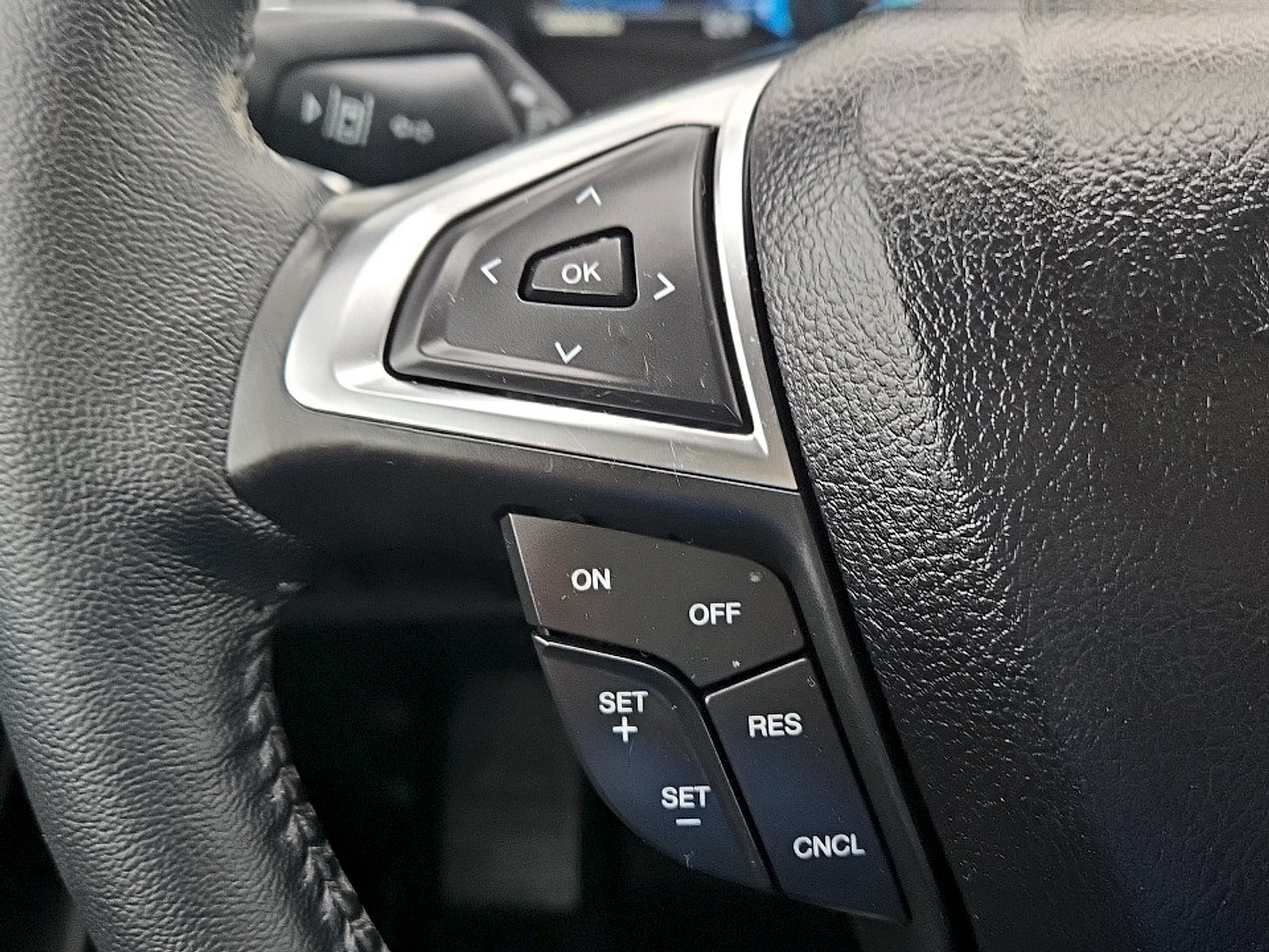 Used 2024 Ford Edge SEL w/ Convenience Package AWD/4WD image 13