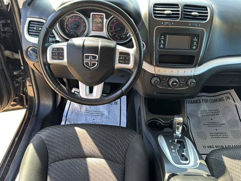 Used 2017 Dodge Journey SE w/ Flexible Seating Group FWD image 10