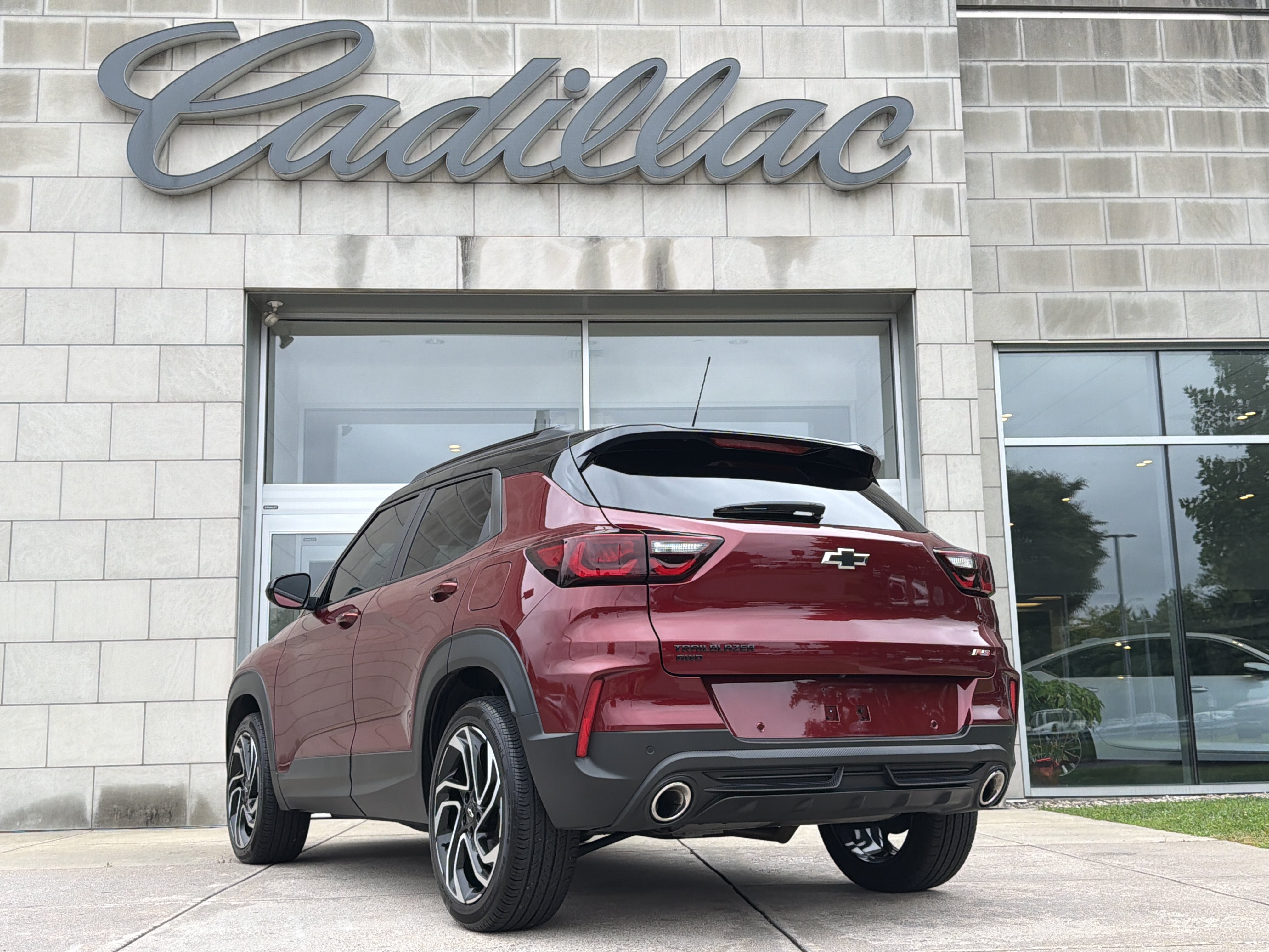 Used 2025 Chevrolet TrailBlazer RS w/ Convenience Package AWD/4WD image 8