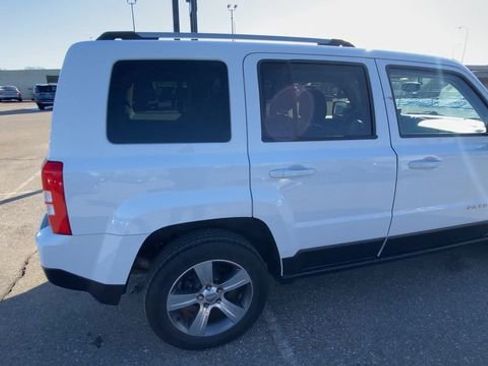 Used 2016 Jeep Patriot High Altitude image 2