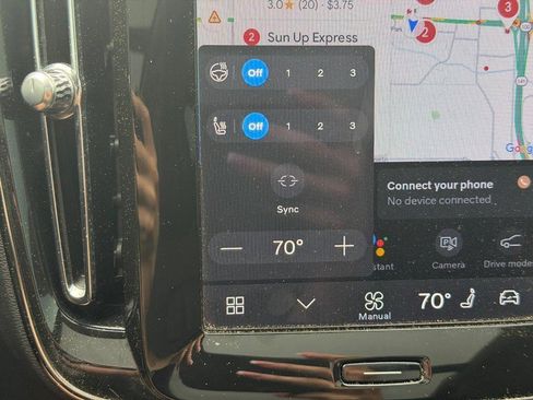 Certified 2025 Volvo XC40 B5 Plus AWD/4WD image 22